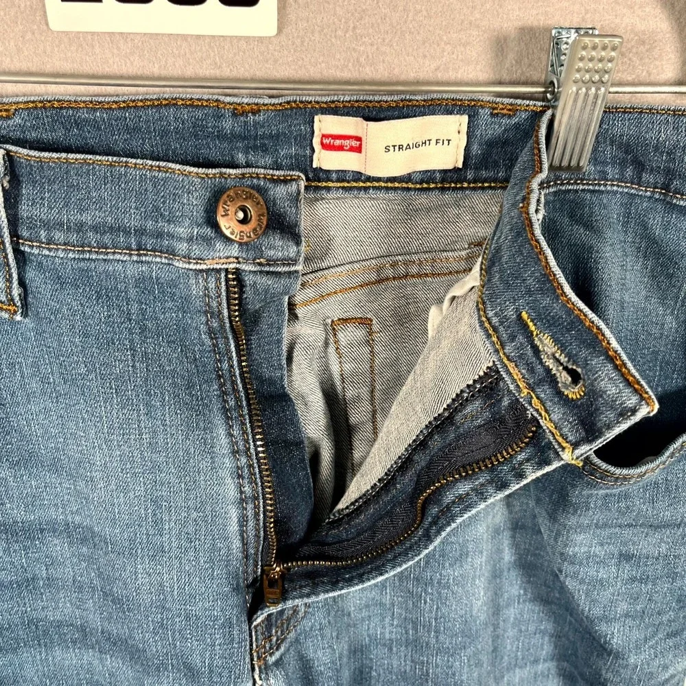 Wrangler Straight Fit Jeans Mens 34x32 Blue Denim Cotton‎ Stretch Medium Wash